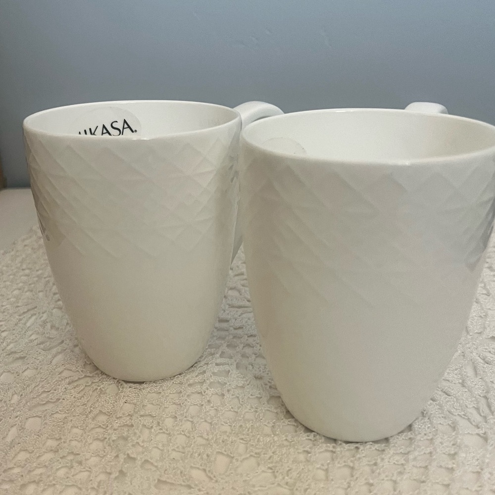 NWT Mikasa Mugs Trellis White Coffee Large 16oz Embossed Lattice Rim Set Of 2